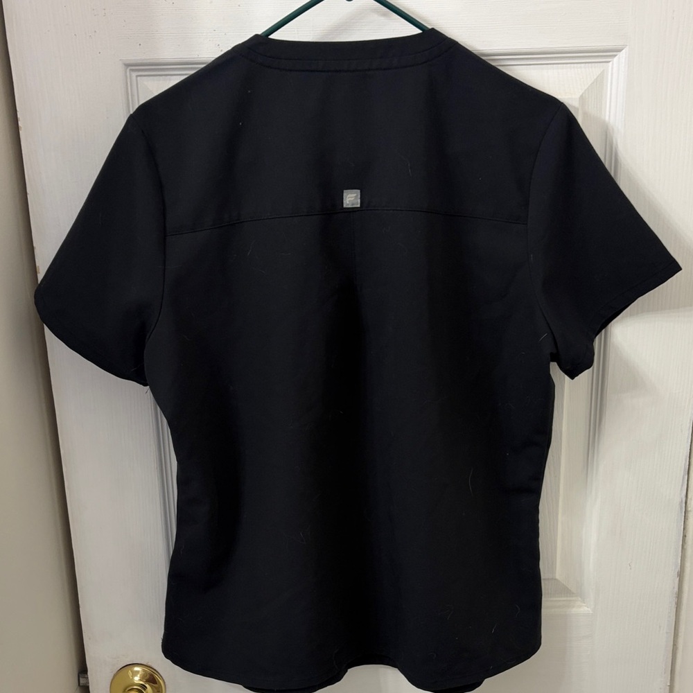 Fabletics Black Scrub Set - Picture 4 of 12
